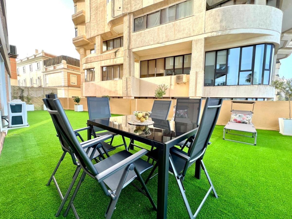 Malagueta Beach I & Private Terrace By Ele Apartments マラガ エクステリア 写真